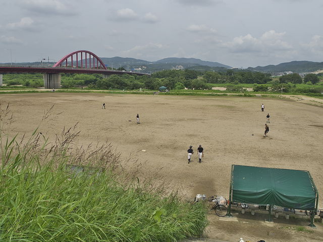 草内木津川運動公園画像