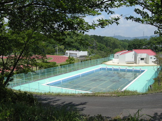 三成運動公園陸上競技場画像