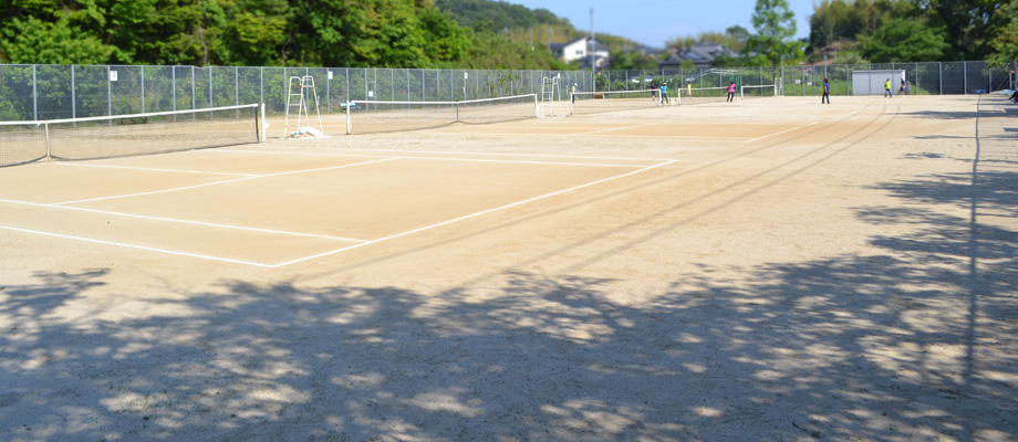 楽山公園庭球場画像