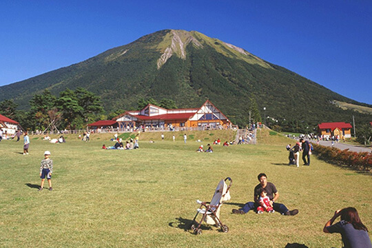 ロイヤルホテル大山 テニスコート画像