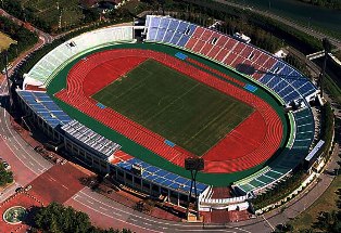 石川県西部緑地公園陸上競技場画像